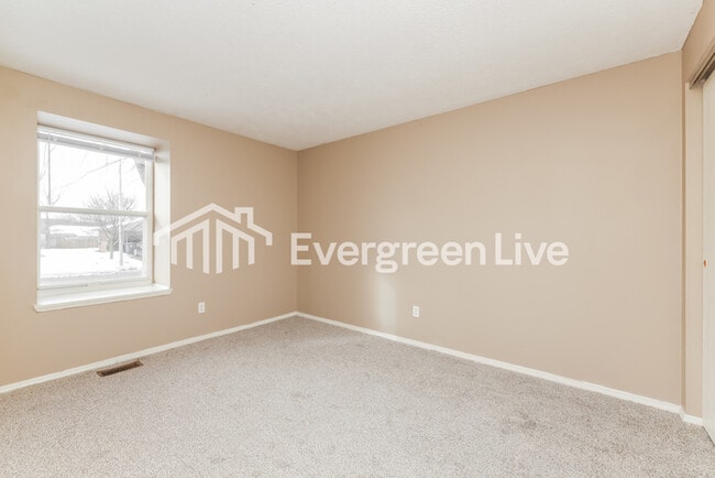 Building Photo - 5699 Waynegate Rd