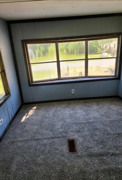 Building Photo - 1421 Gilbert Dr
