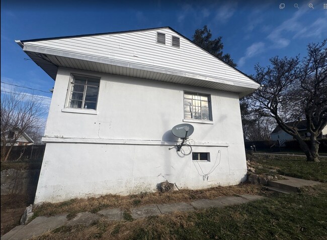 Building Photo - 1749 Stewart Blvd