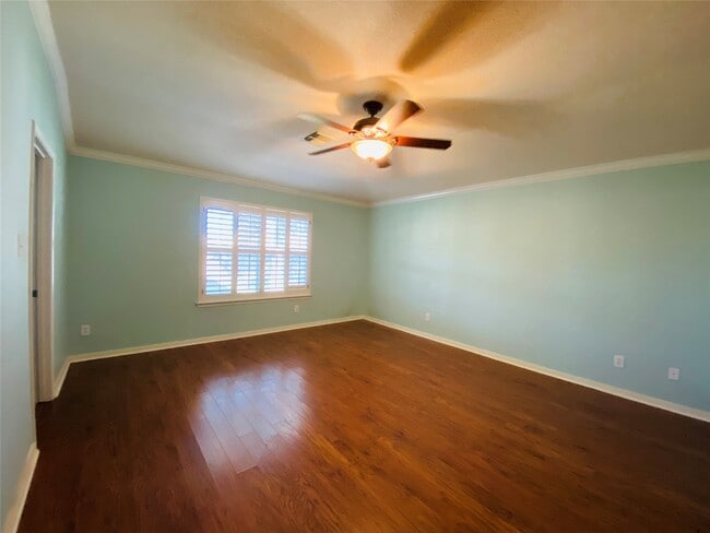 Building Photo - 24638 Lakecrest Village Dr