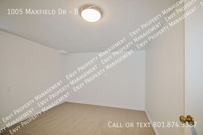 Building Photo - 1005 Maxfield Dr