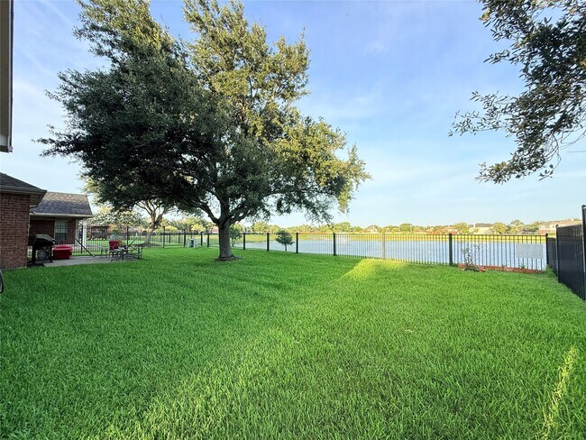 Building Photo - 2144 Brittany Colony Dr