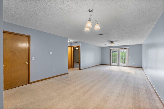 Building Photo - 3707/3709 Stonebridge Dr