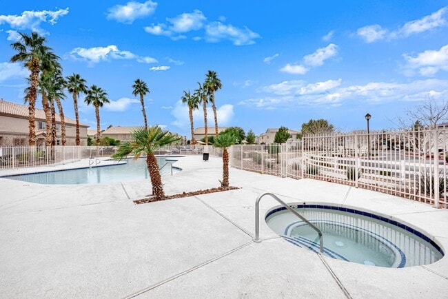 Building Photo - Charming 2 bedroom 2 bathroom townhome