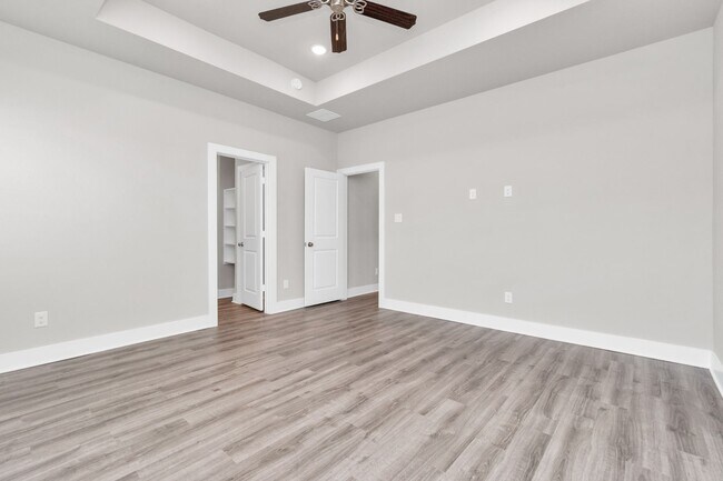 Building Photo - 21019 Bay Vlg Dr