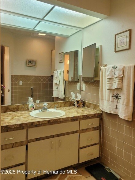 Building Photo - 7559 Heather Walk Dr