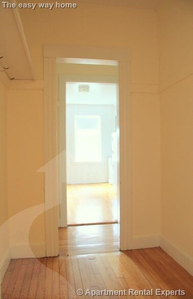 Building Photo - 14 Centre St