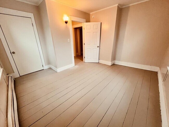 Building Photo - 34 Union St