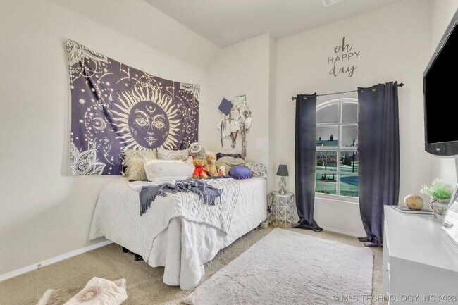 Building Photo - Beautiful 4 Bed 2 Bath Home with 2 car gar...