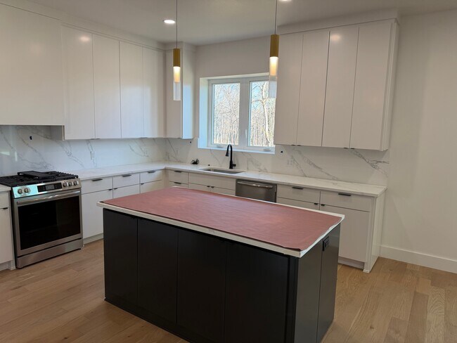 Building Photo - 30 Magrath Cir