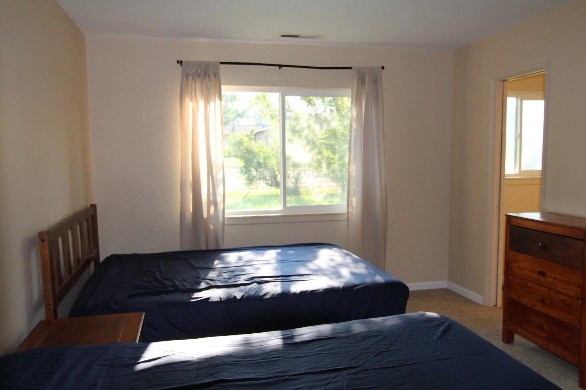 Building Photo - 453 Grandview Dr