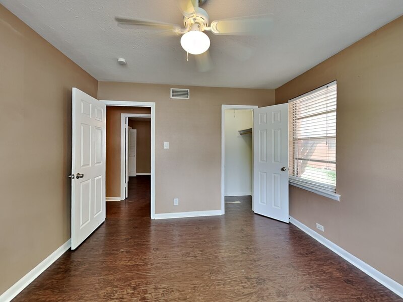 Building Photo - 107 Laurel St