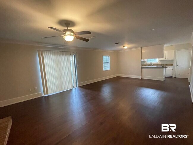 Building Photo - 107 Brentwood Dr