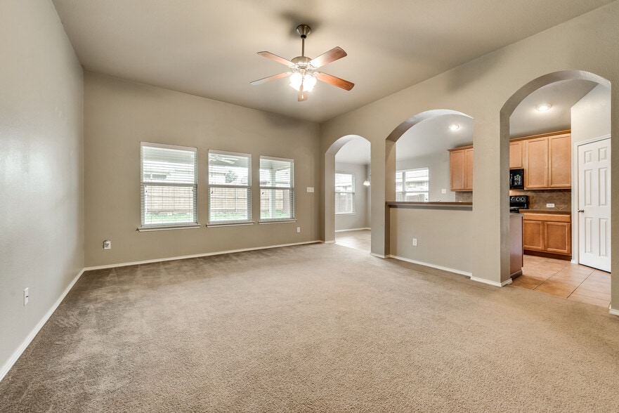 Building Photo - 2004 Zavala Dr