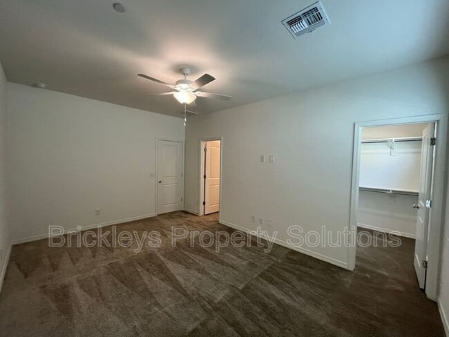 Building Photo - 265 E Balsam Dr