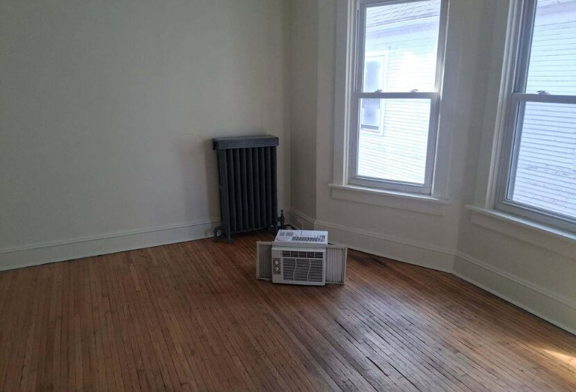 Building Photo - 251 N Main St