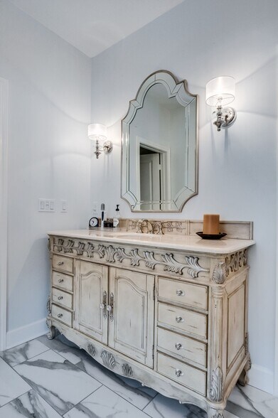 Building Photo - 320 Old Hickory Blvd