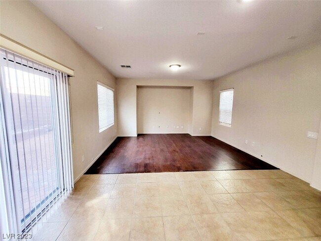 Building Photo - 11240 Woodland Violet Ave