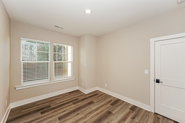 Building Photo - Brand New Townhome | 3 BR/2.5BA | 1-Car Garage | Near Downtown Mooresville