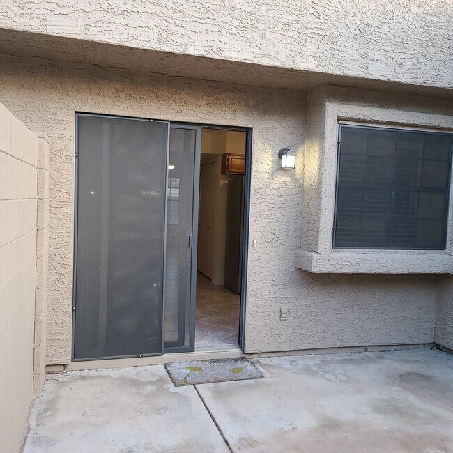 Building Photo - 3491 N Arizona Ave