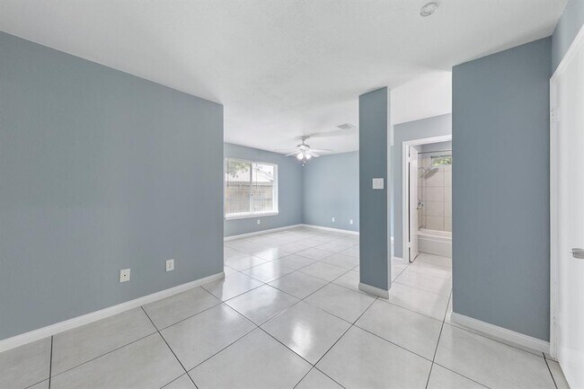 Building Photo - 718 N Fork Ct