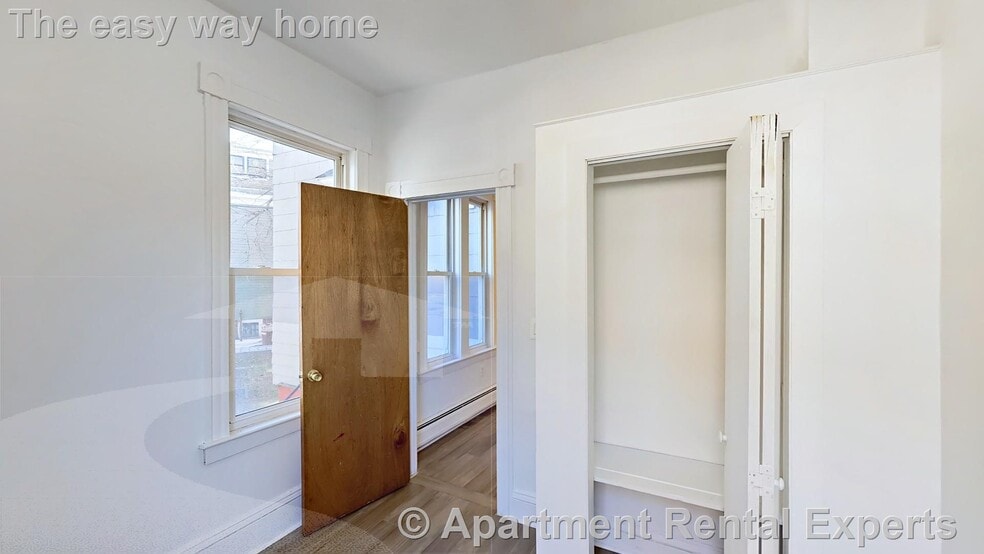 Building Photo - 254 Windsor St