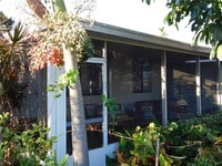 Building Photo - 557 7th Pl