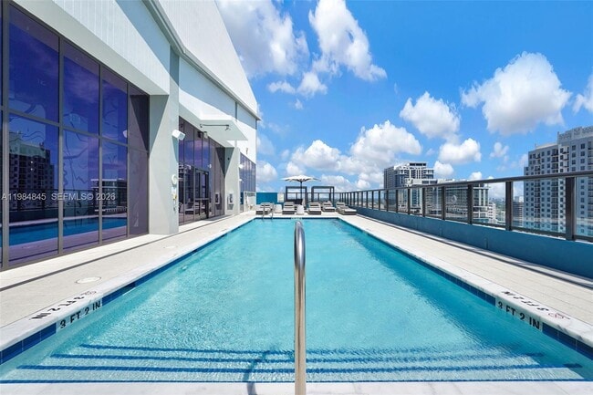 Building Photo - 307 SW 5th St