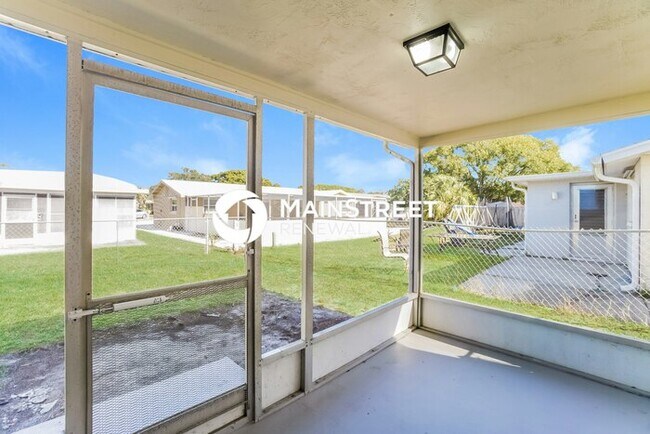 Building Photo - 3 Bedroom Pet-Friendly Home in Port Richey, FL with Main Street Renewal