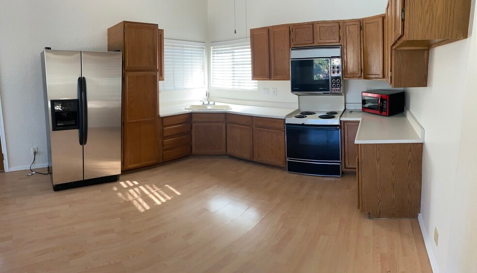 Kitchen - 1995 N Sacramento St