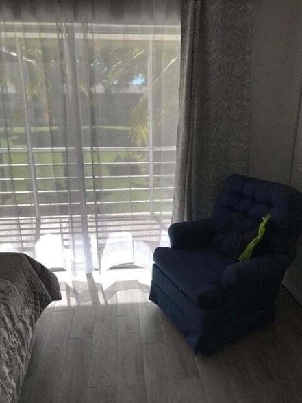 Building Photo - 99 Sussex E