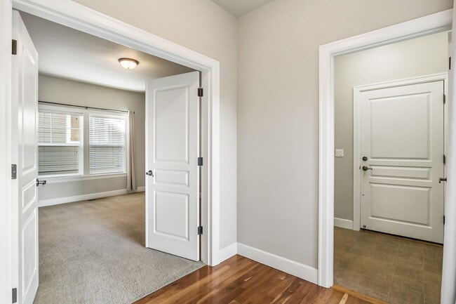 Building Photo - 19415 S W Laurelhurst Way
