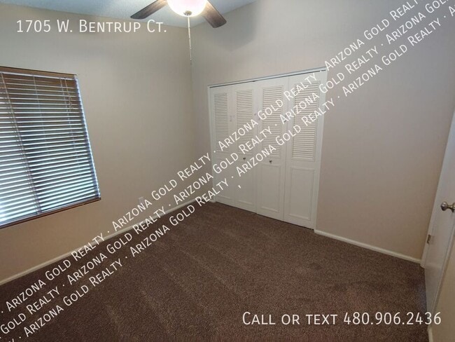Building Photo - 1705 W Bentrup Ct