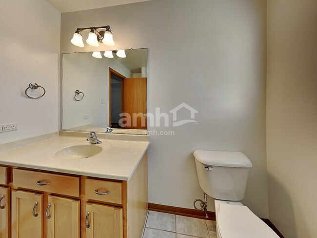 Building Photo - 1821 Eagle Dr