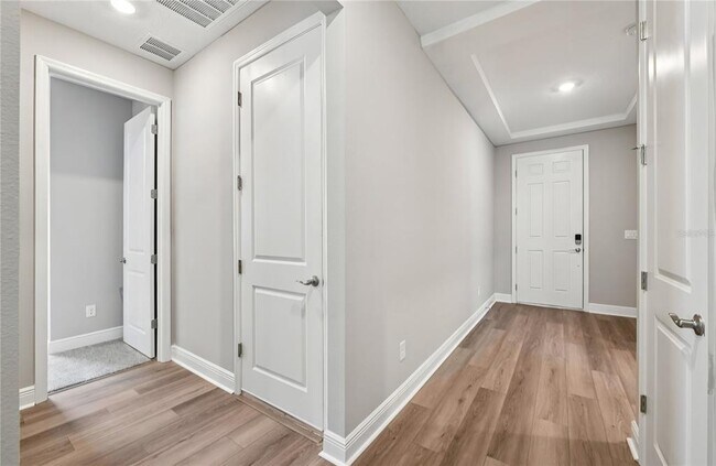 Building Photo - 1205 Pampus Dr