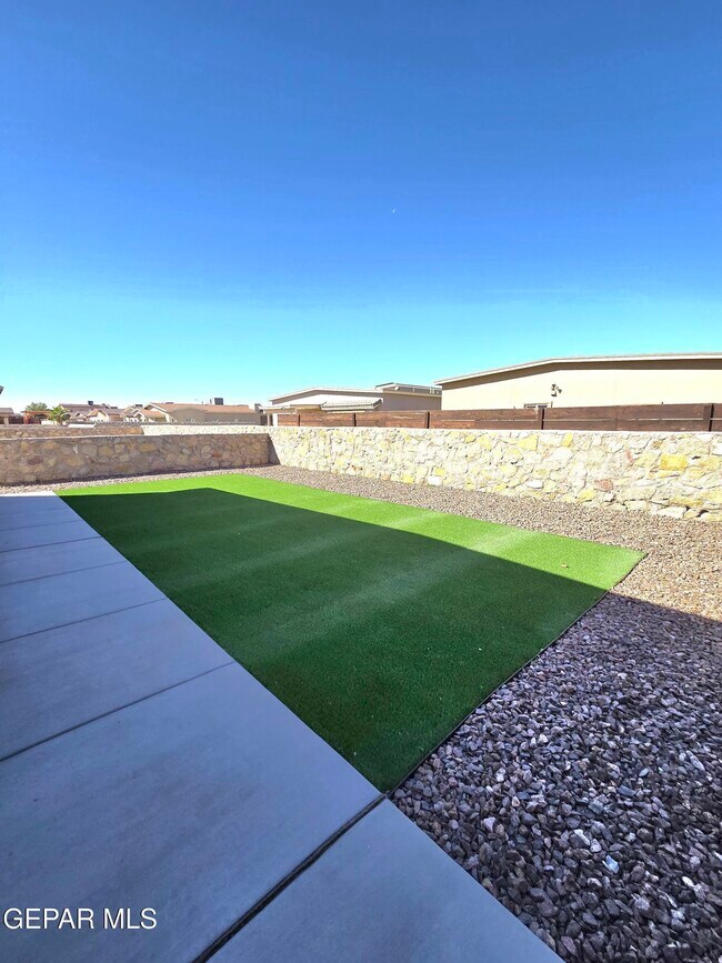 Building Photo - 3857 Loma Cortez Dr