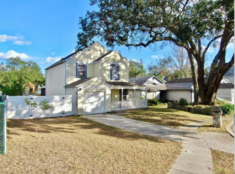Primary Photo - 8211 Volusia Pl