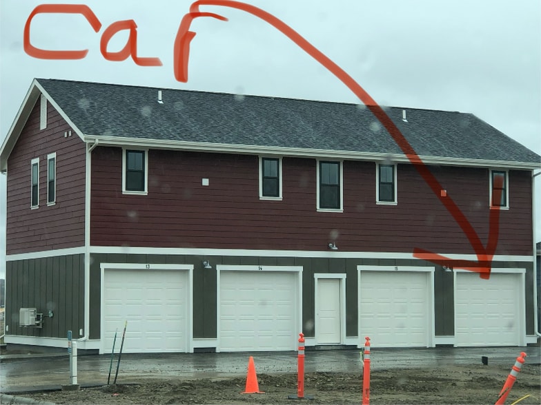 Building Photo - 6004 Farmstead Ave