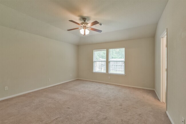 Building Photo - 42 Prairie Oak Dr