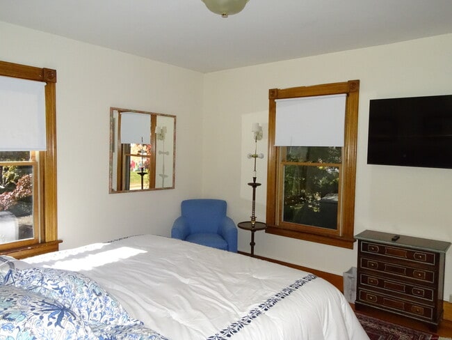 Building Photo - 101 S Main St