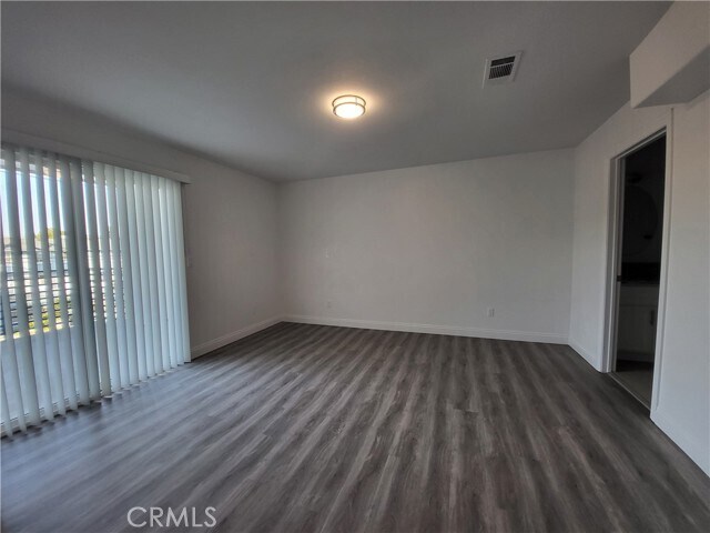 Building Photo - 14614 Vanowen St
