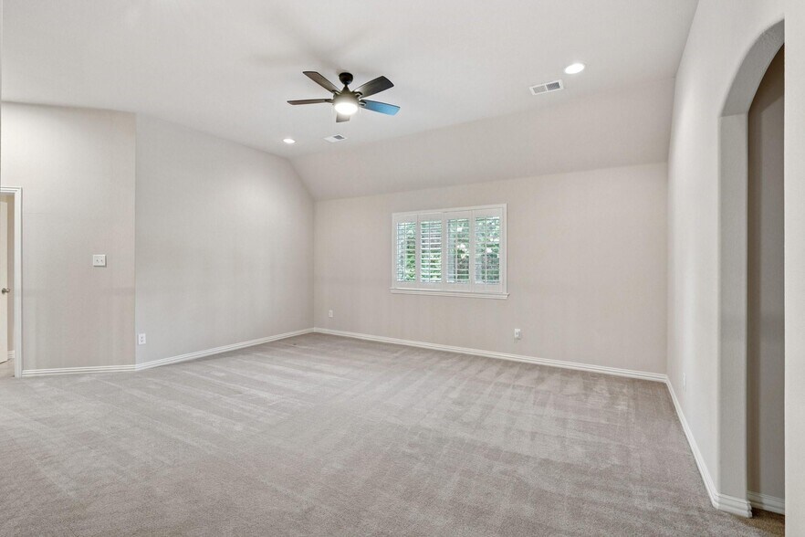 Building Photo - 4407 Lindenwood Dr