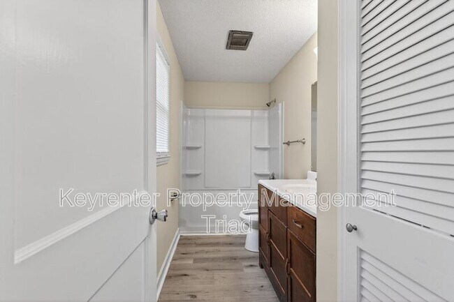 Building Photo - 506 Rocky Knoll Rd