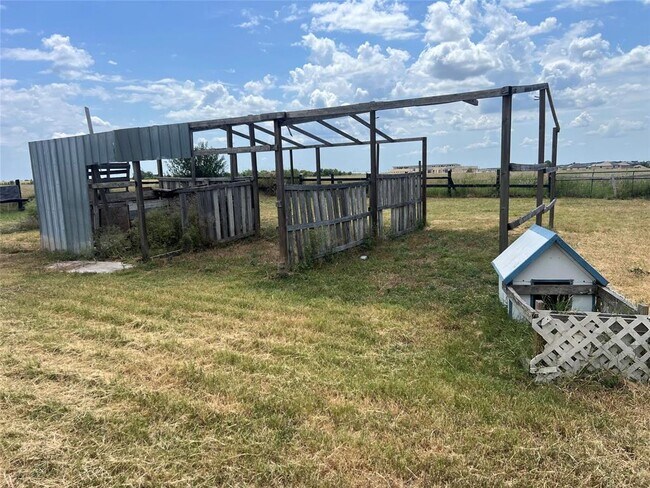 Building Photo - 1100 County Rd 313