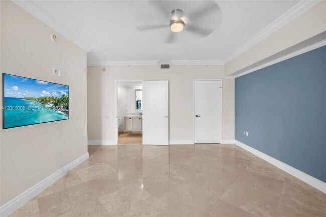 Building Photo - 333 Las Olas Way
