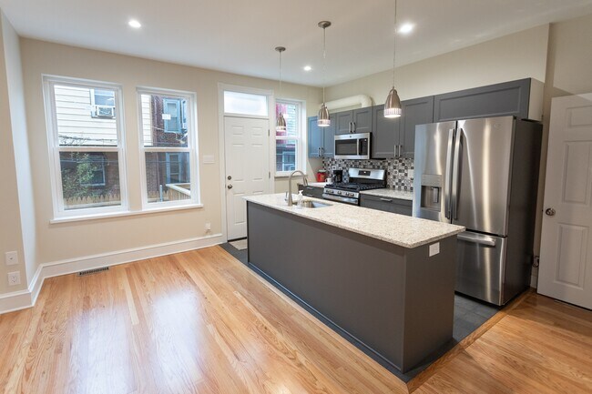 Building Photo - 5836 Alter St