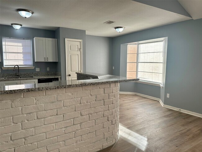 Building Photo - 15770 Chimney Rock Rd