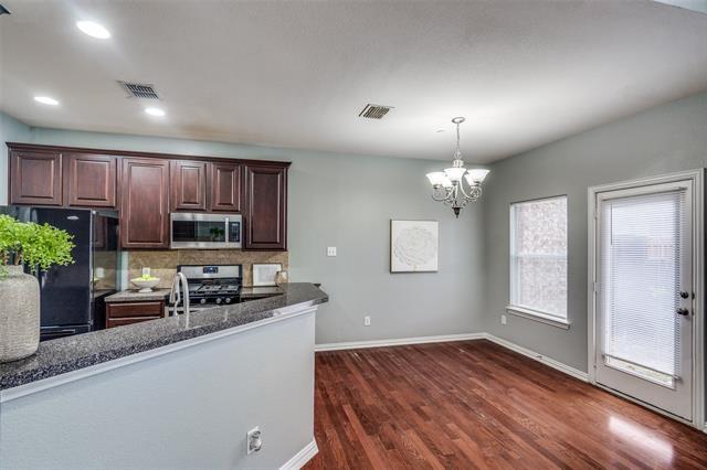 Building Photo - 8738 Manhattan Ave