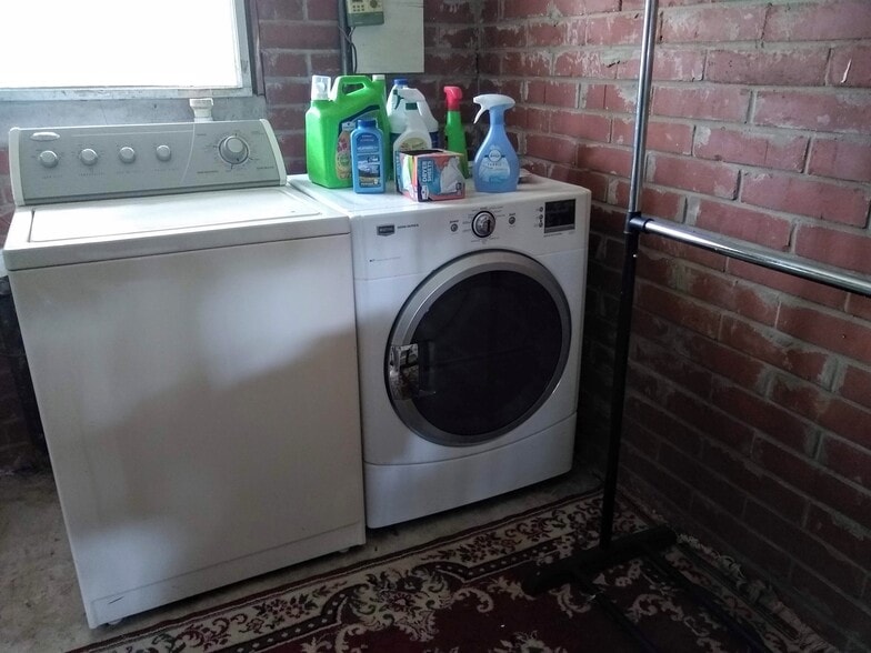 Laundry room - 2620 Moody Ave