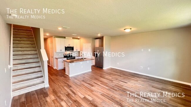 Building Photo - 413 Legacy Lp